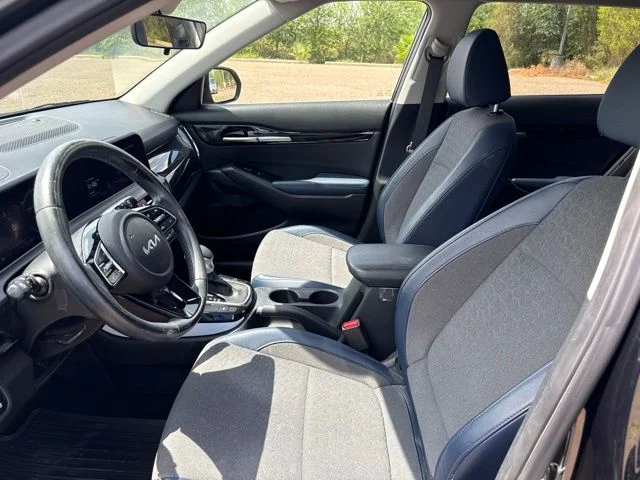 Used 2024 Black Kia S image 9