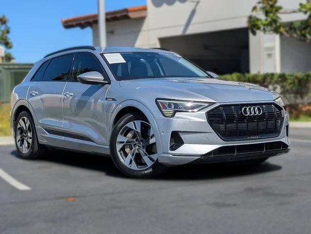 2022 Audi e-tron Premium