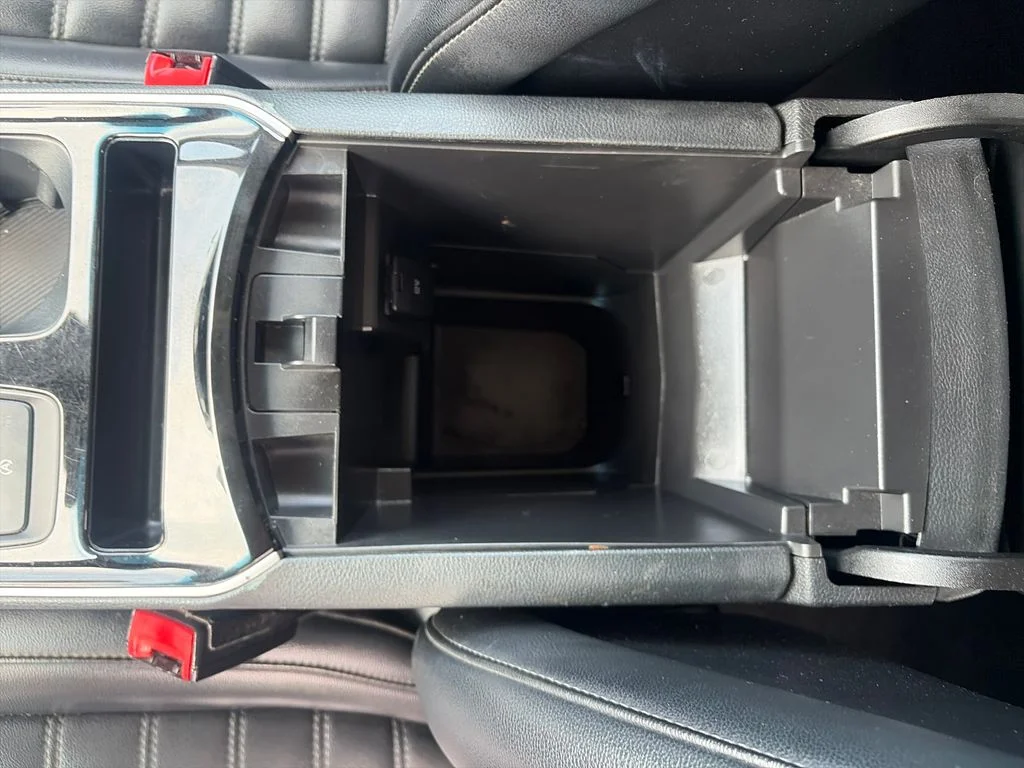 Used 2020 White Ford SEL image 25