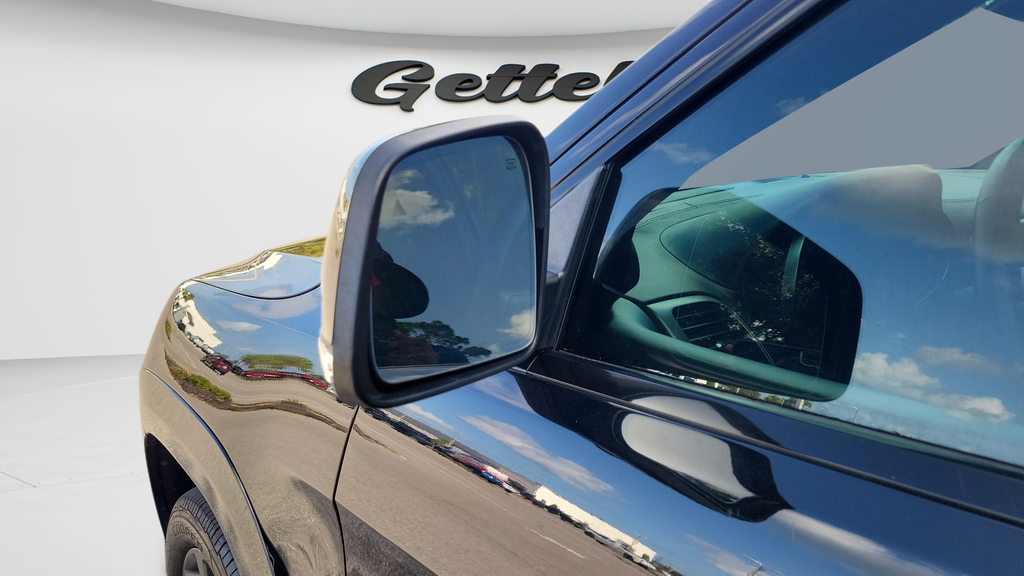 Used 2018 Black Jeep Overland image 28