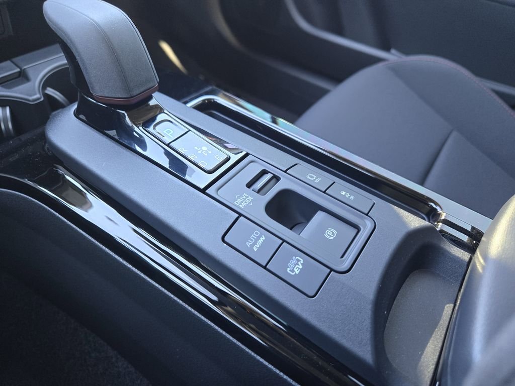 2026 Toyota Prius Plug-in Hybrid SE - Photo 17