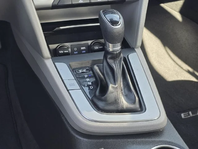 Used 2018 Symphony Silver Hyundai SE image 21