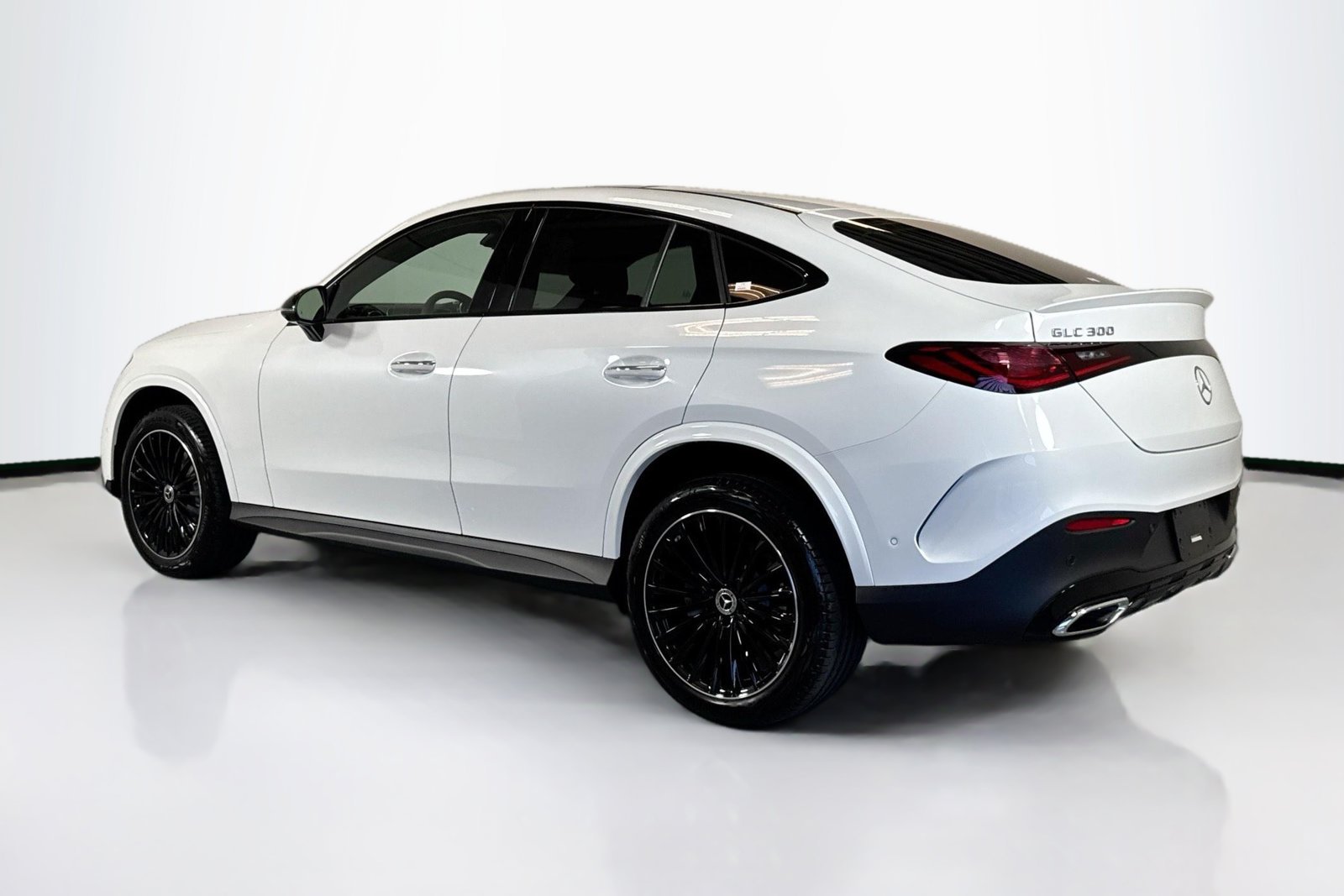 New 2026 Manufaktur Moonlight White Metallic Mercedes-Benz GLC 300 image 7