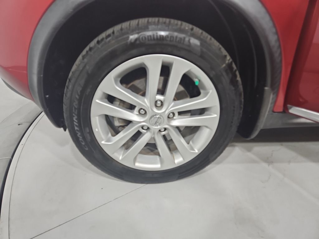Used 2013 Red Nissan SL image 28