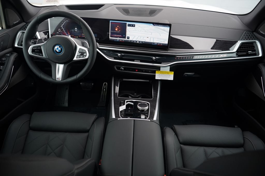 New 2026 Mineral White Metallic BMW xDrive50e image 13