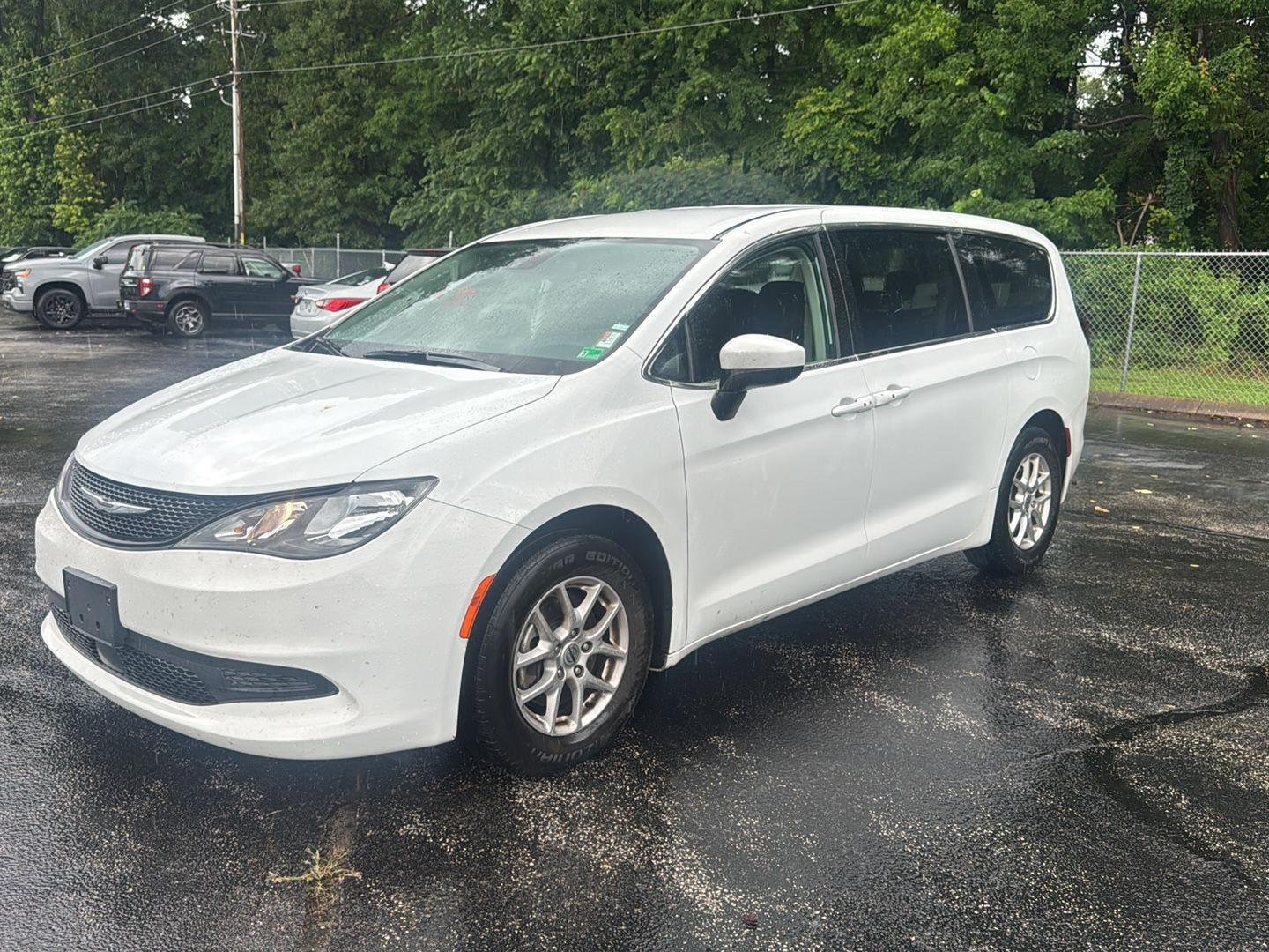 Certified Used 2023 Bright White Clearcoat Chrysler LX image 7