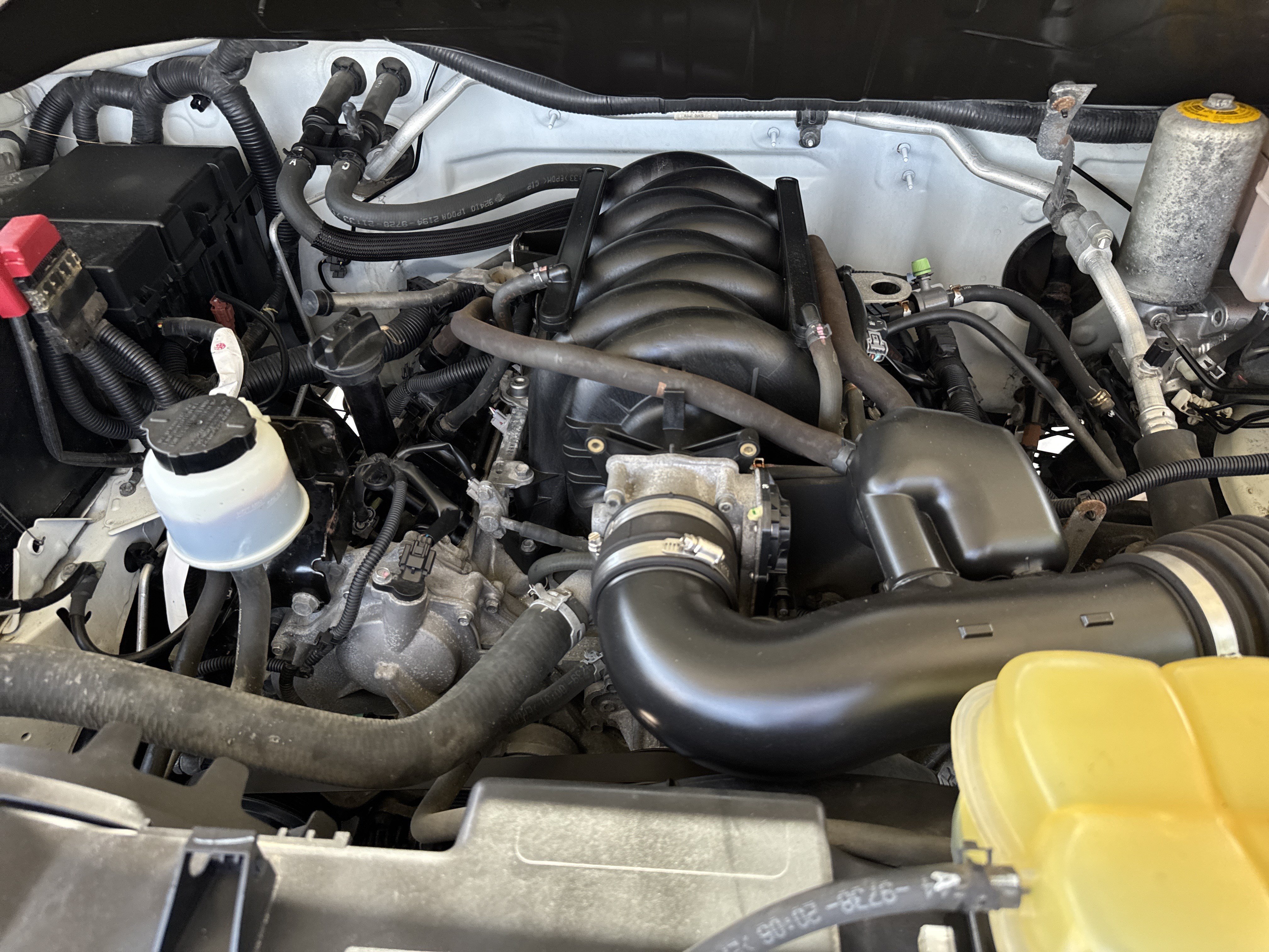 Used 2014 White Nissan SV image 19