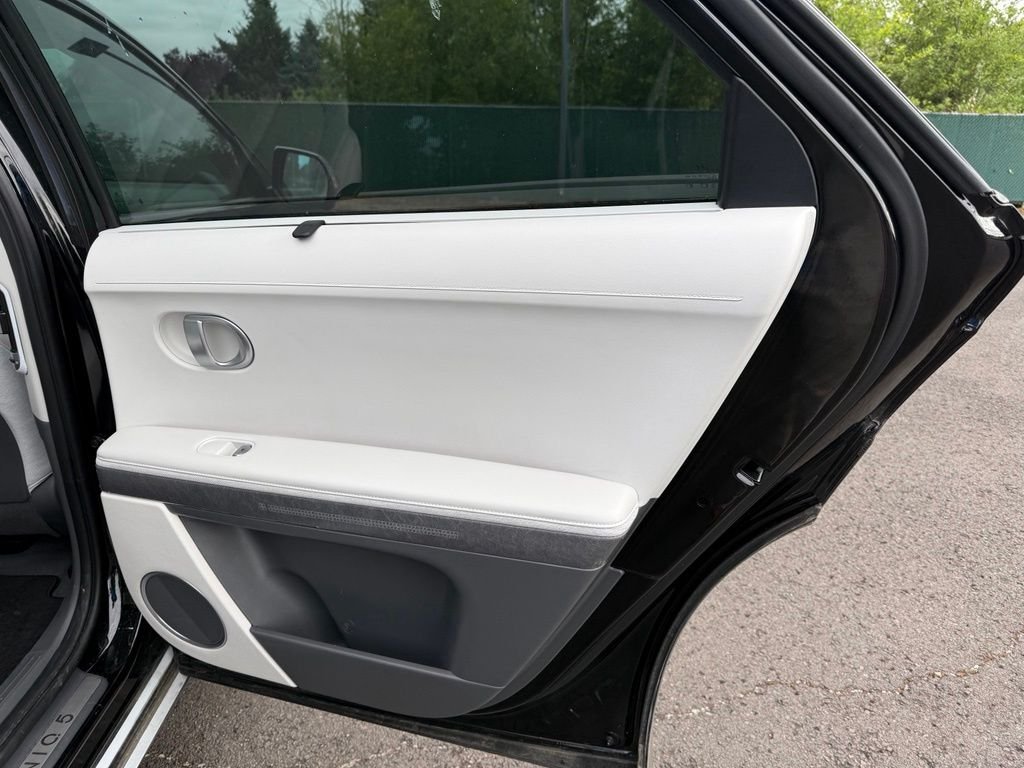Used 2023 Abyss Black Hyundai Limited image 23