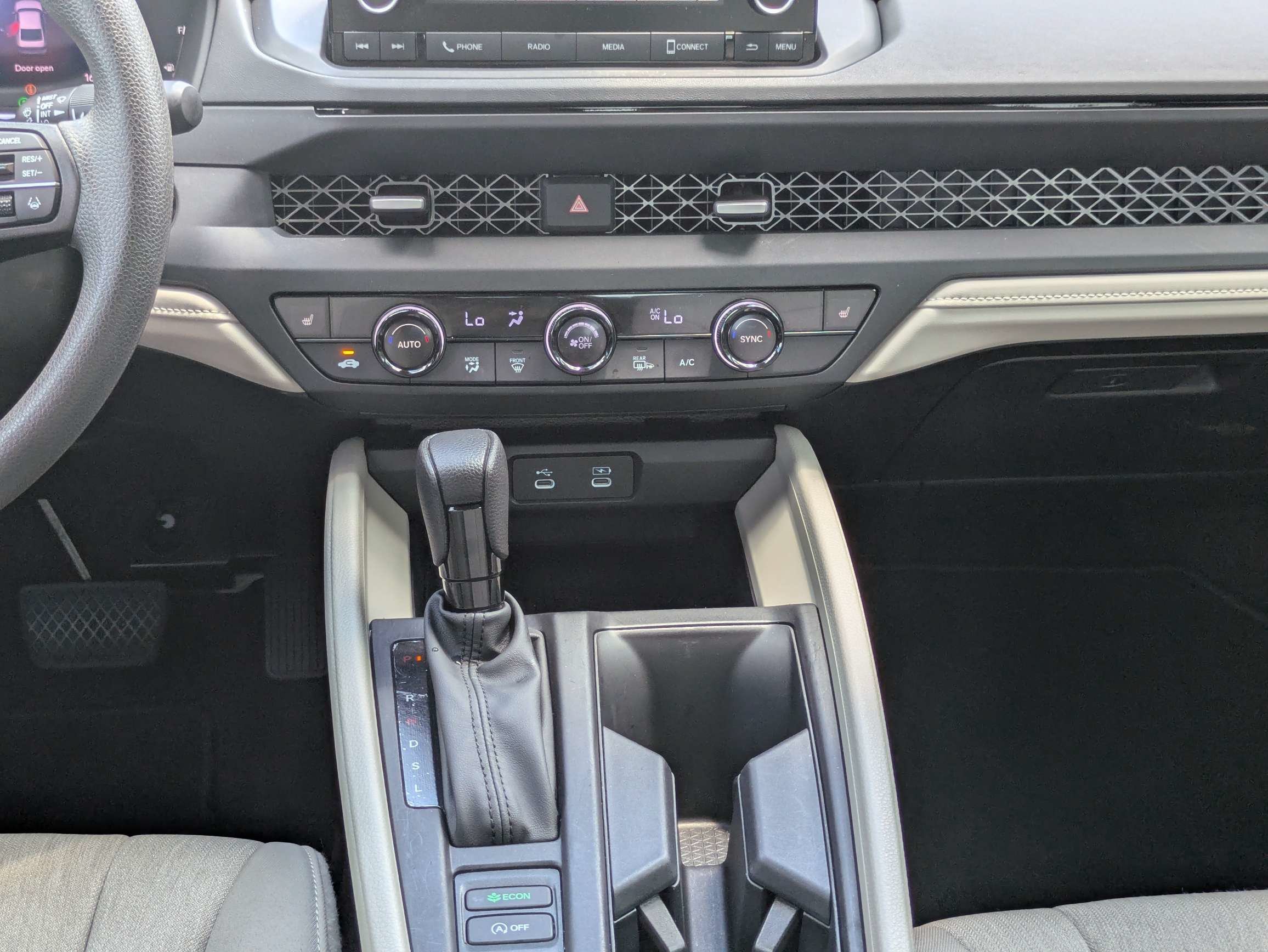 Used 2025  Honda SE image 15
