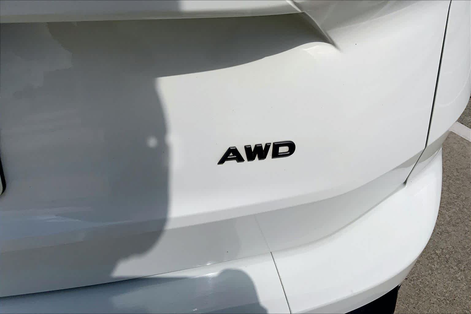 Used 2024 Glacier White Nissan S image 10