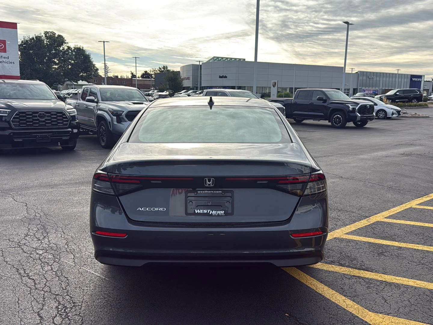 Used 2024 Meteorite Gray Metallic Honda EX image 4