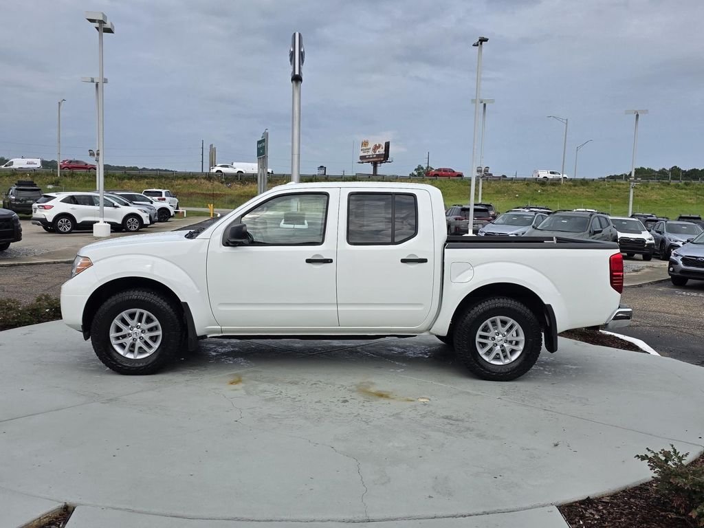 Used 2017 White Nissan SV image 6