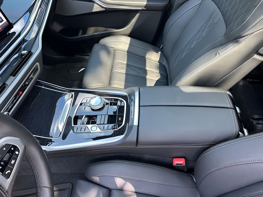 Certified Used 2026 Tanzanite Blue II Metallic BMW xDrive40i image 16