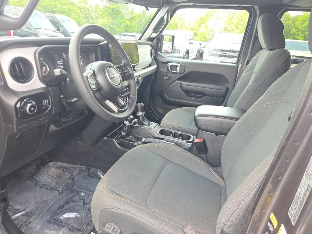 Used 2025 Gray Jeep Sport S image 3