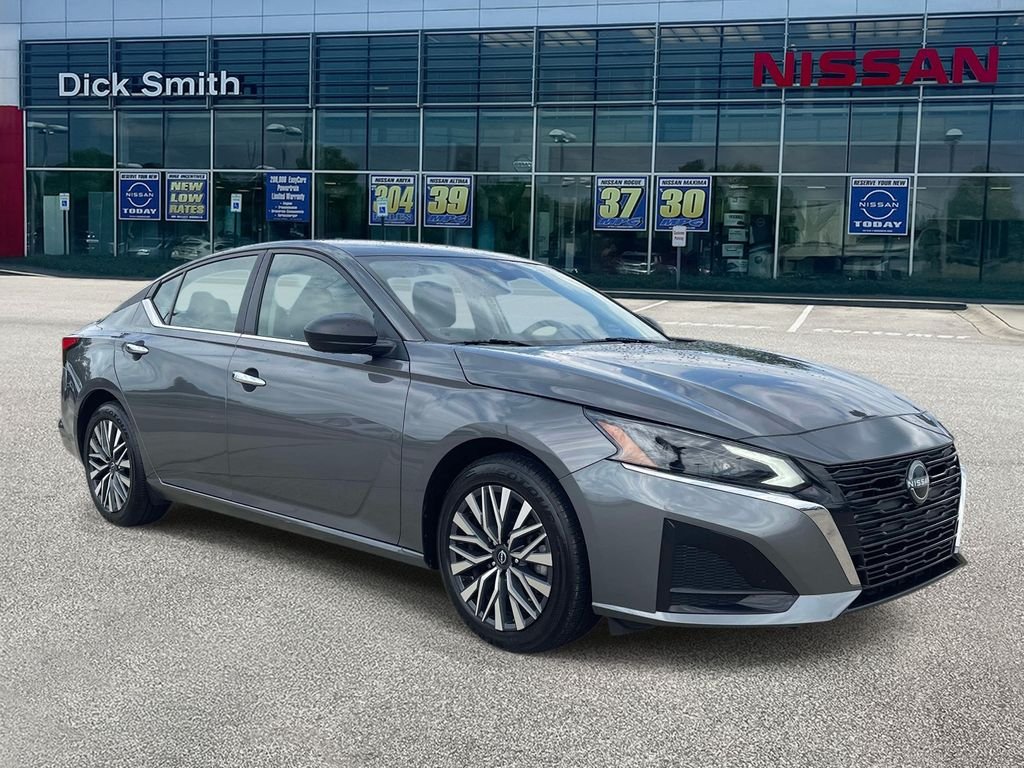 Used 2025 Gray Nissan 2.5 SV image 1