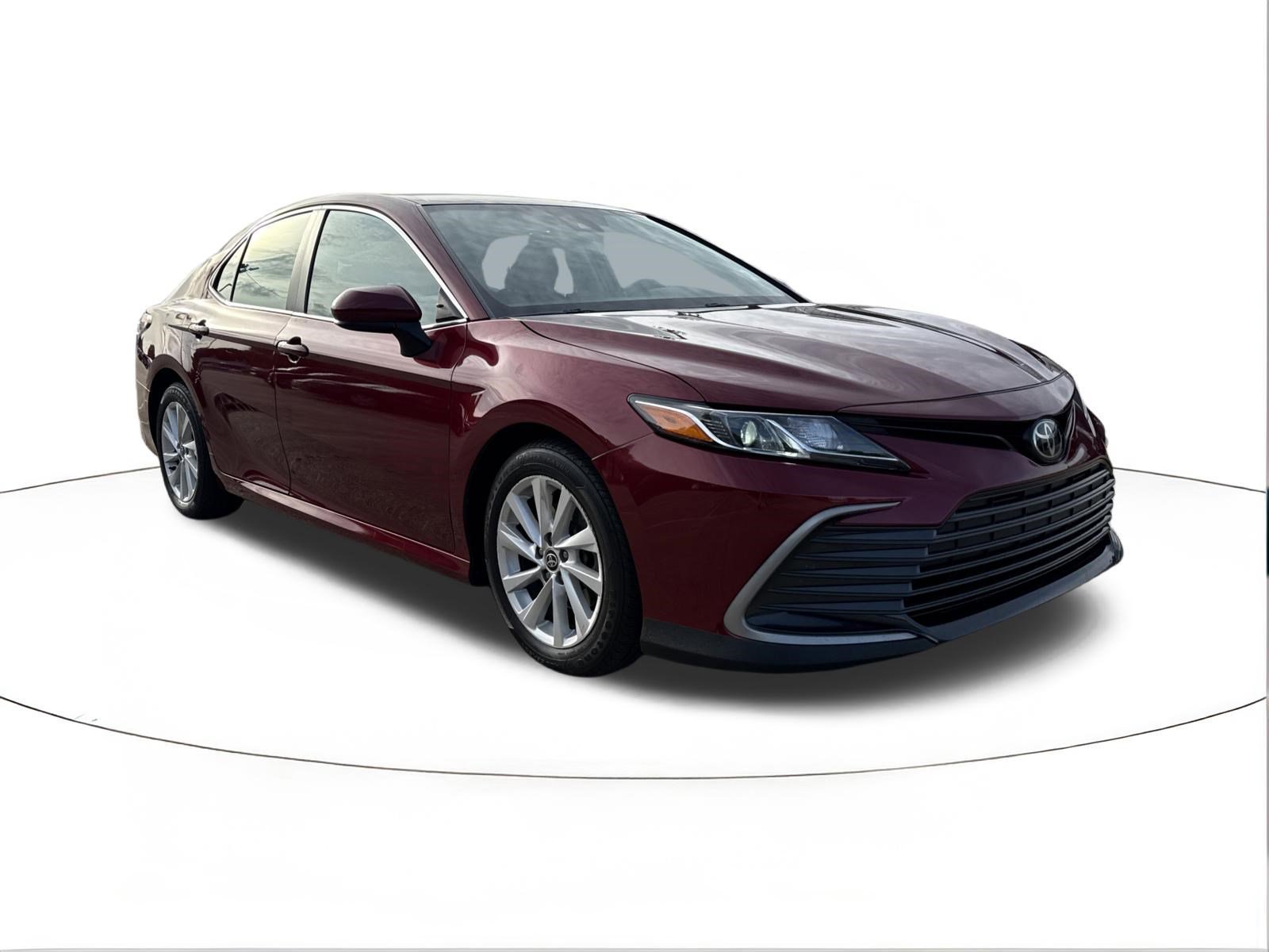 2022 Toyota Camry LE's photo