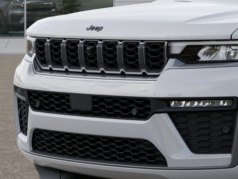 New 2026 Bright White Clear-Coat Exterior Paint Jeep Limited image 11