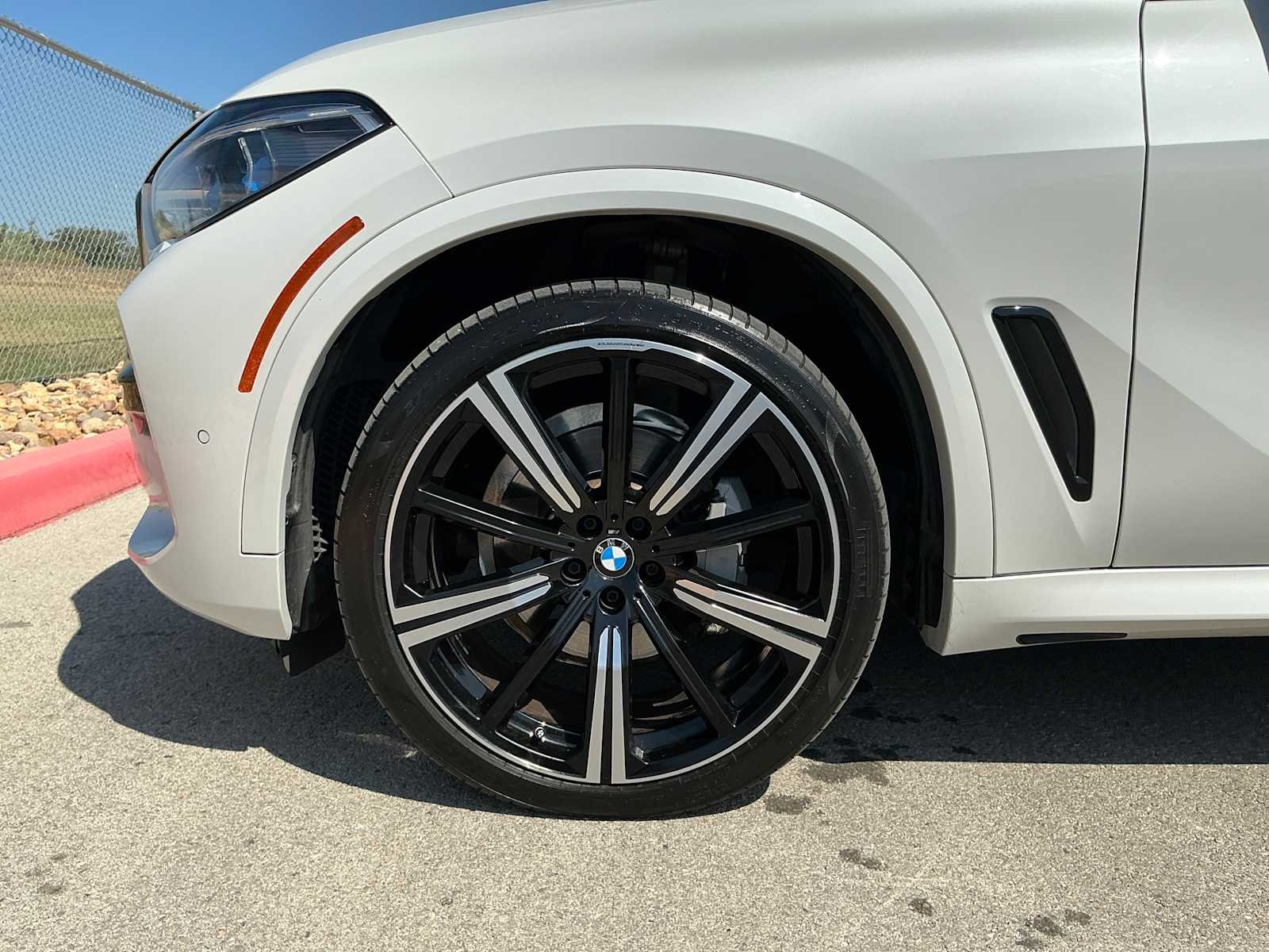 Used 2023 Mineral White Metallic BMW xDrive40i image 7