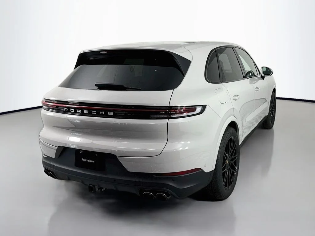Certified Used 2025  Porsche  image 9