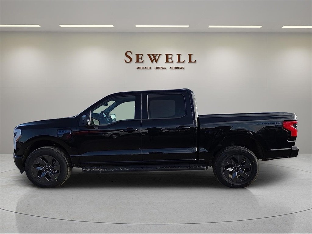 2025 Ford F-150 Lightning photo 2