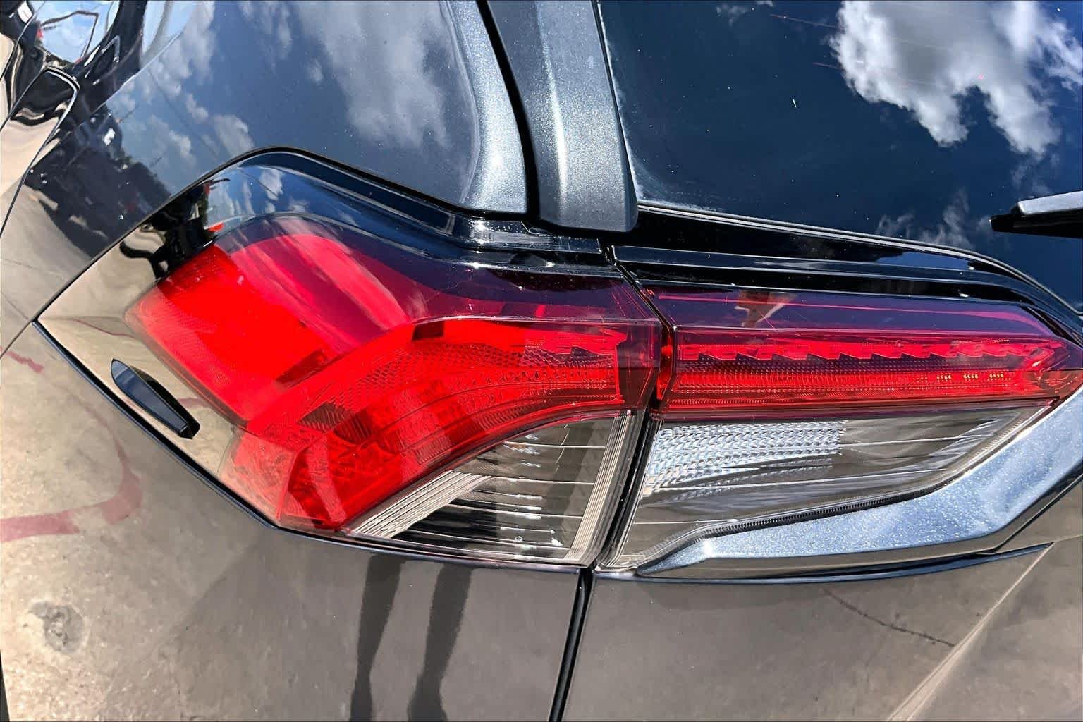 Used 2021 Magnetic Gray Metallic Toyota XLE Premium image 29