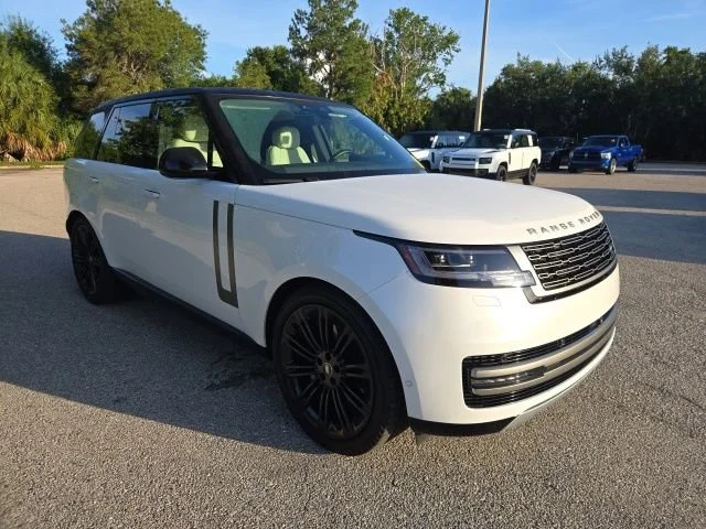 Certified Used 2024 Ostuni Pearl White Metallic Land Rover SE image 7