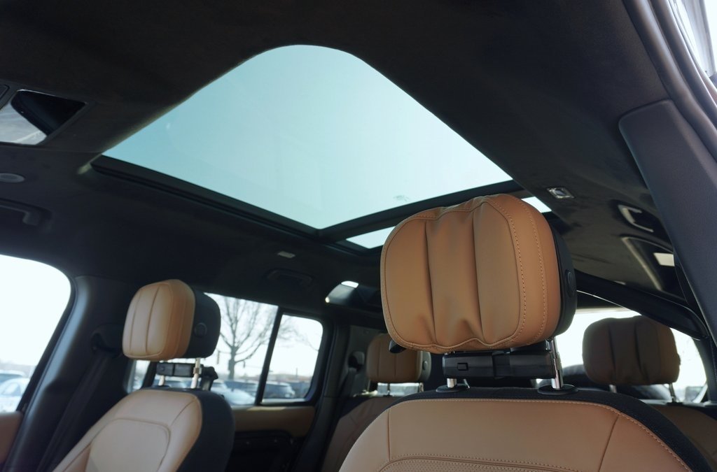 2026 LAND ROVER DEFENDER - Image 15