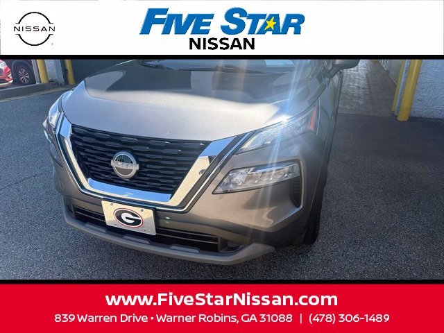 Used 2023 Gray Nissan SV image 4