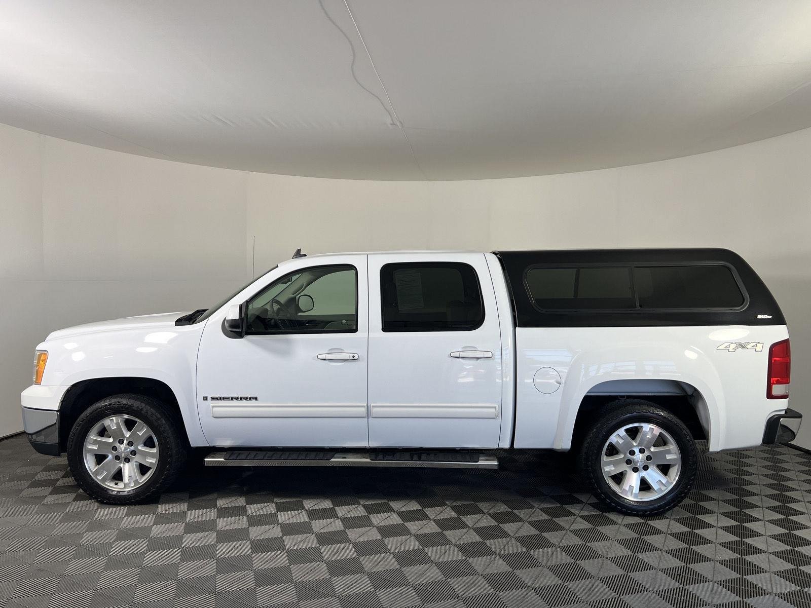 Used 2007 Summit White GMC SLT image 20