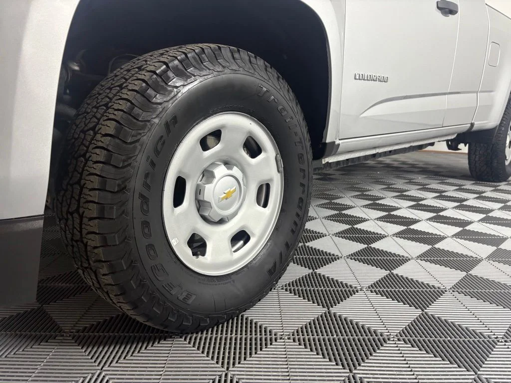 Used 2018 Silver Chevrolet Work Truck image 13