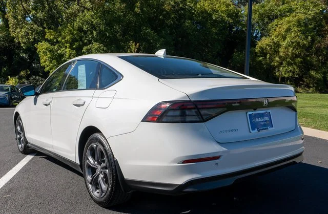 Used 2024 White Honda EX image 8