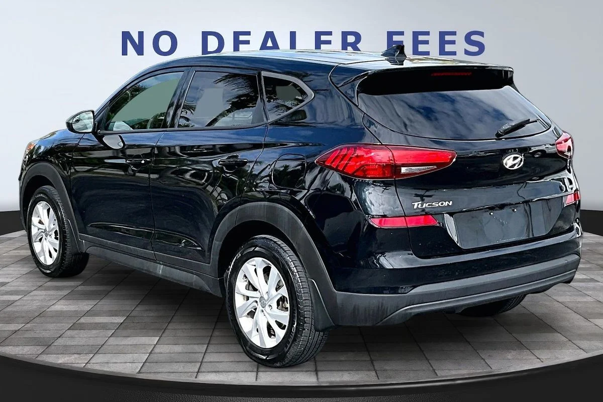 Used 2020  Hyundai SE image 4