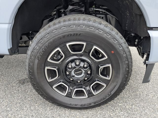 New 2025 Glacier Gray Metallic Tri-Coat Ford F-350® Platinum® image 11
