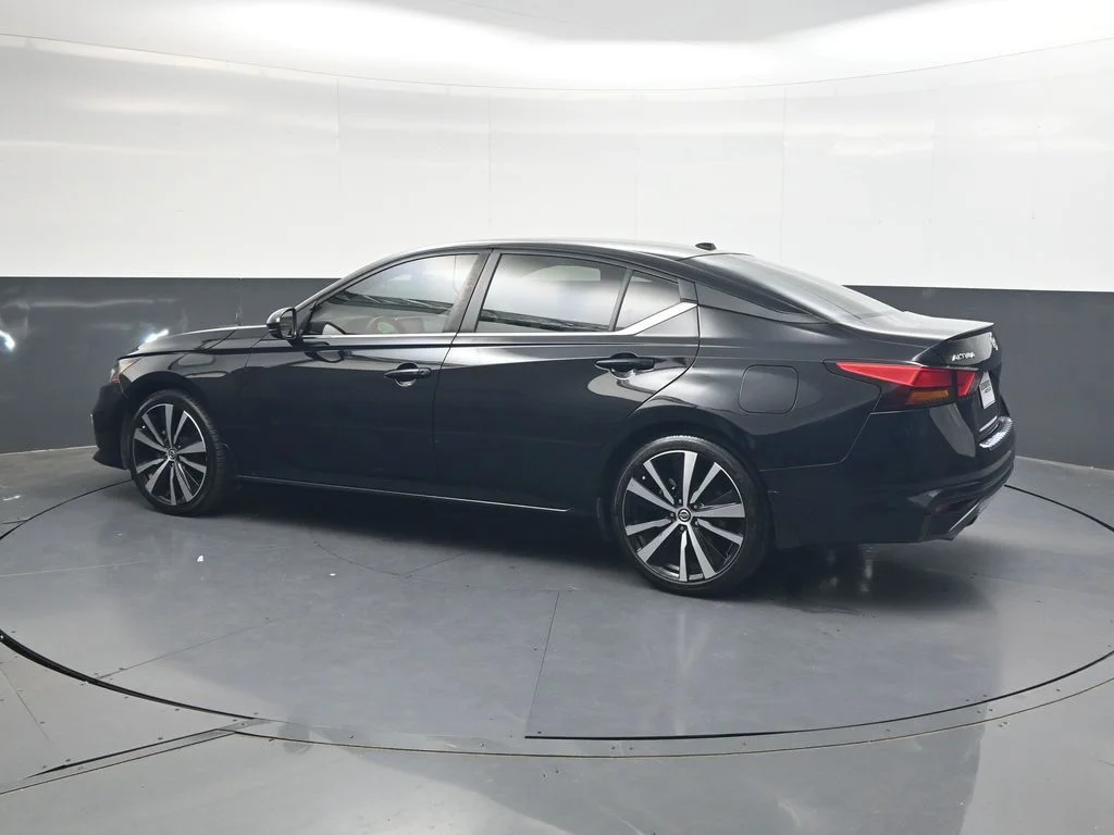 Used 2021 Black Nissan 2.5 SR image 8