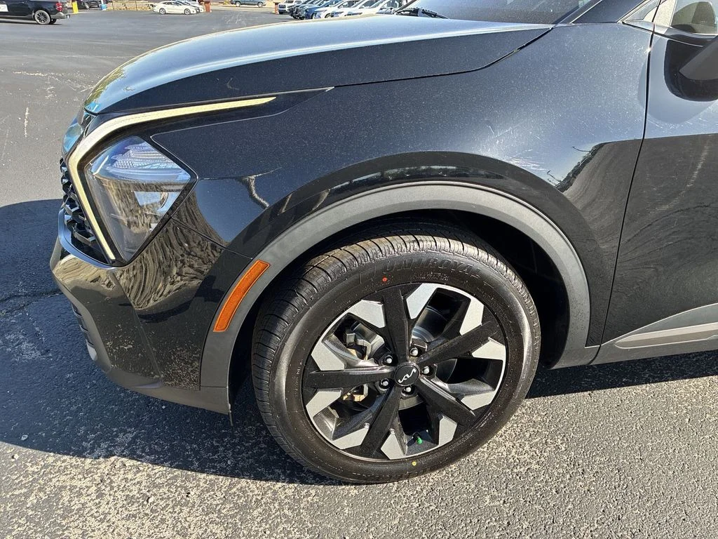 Used 2023 Black Kia X-Line image 10