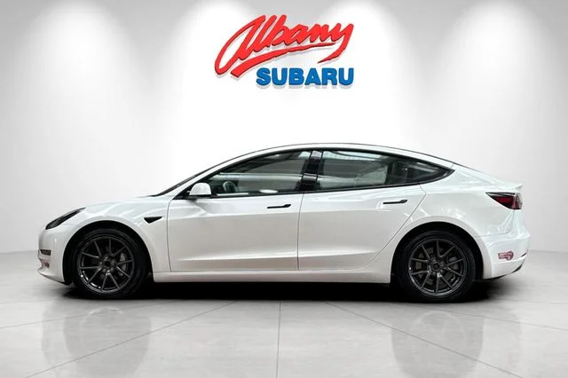 Used 2023  Tesla Base image 8