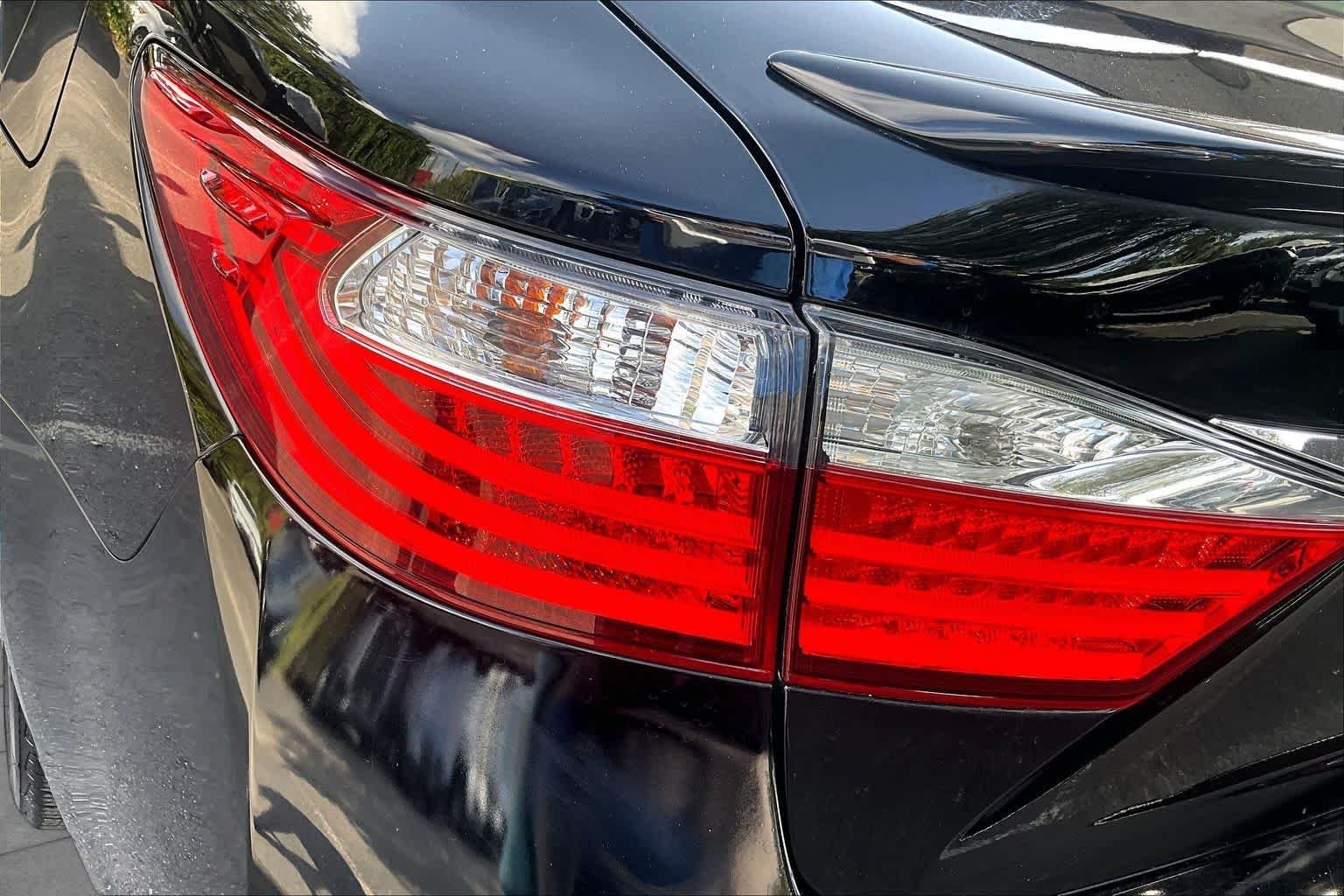 Used 2015 Obsidian Lexus  image 29