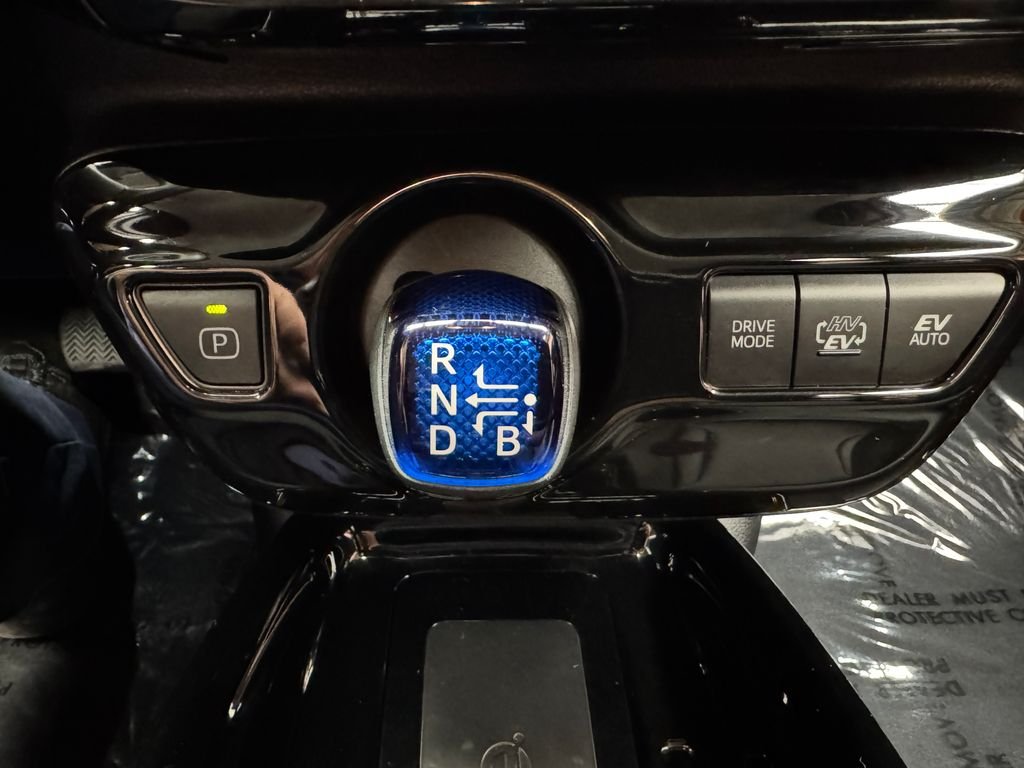 Used 2019 White Toyota Advanced image 17