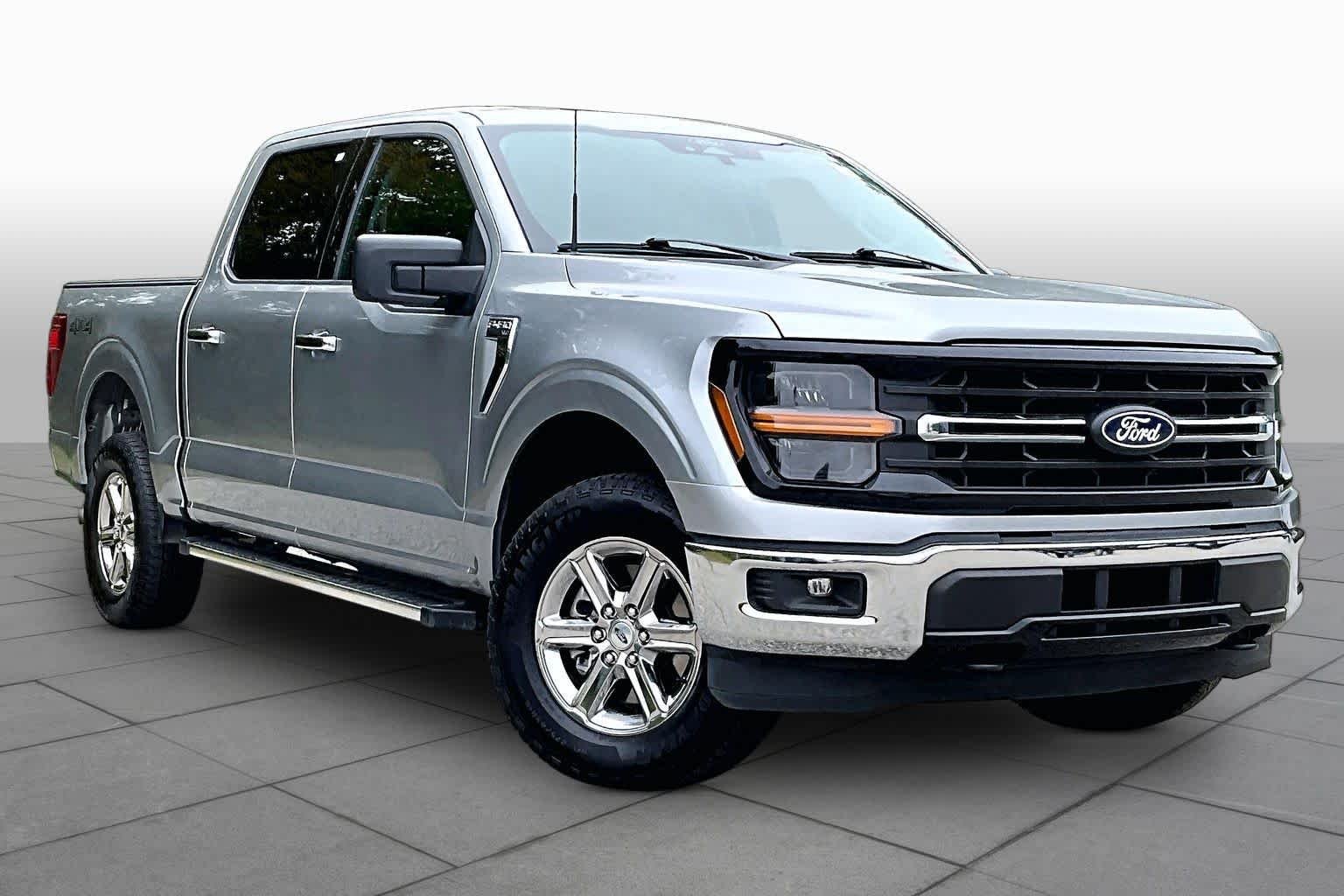 Certified Used 2025 Iconic Silver Metallic Ford XLT image 3