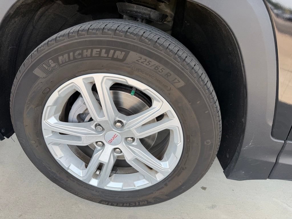 Used 2024 Ebony Twilight Metallic GMC SLE image 19