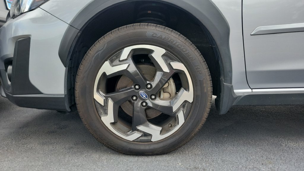 Used 2022 Silver Subaru Limited image 3