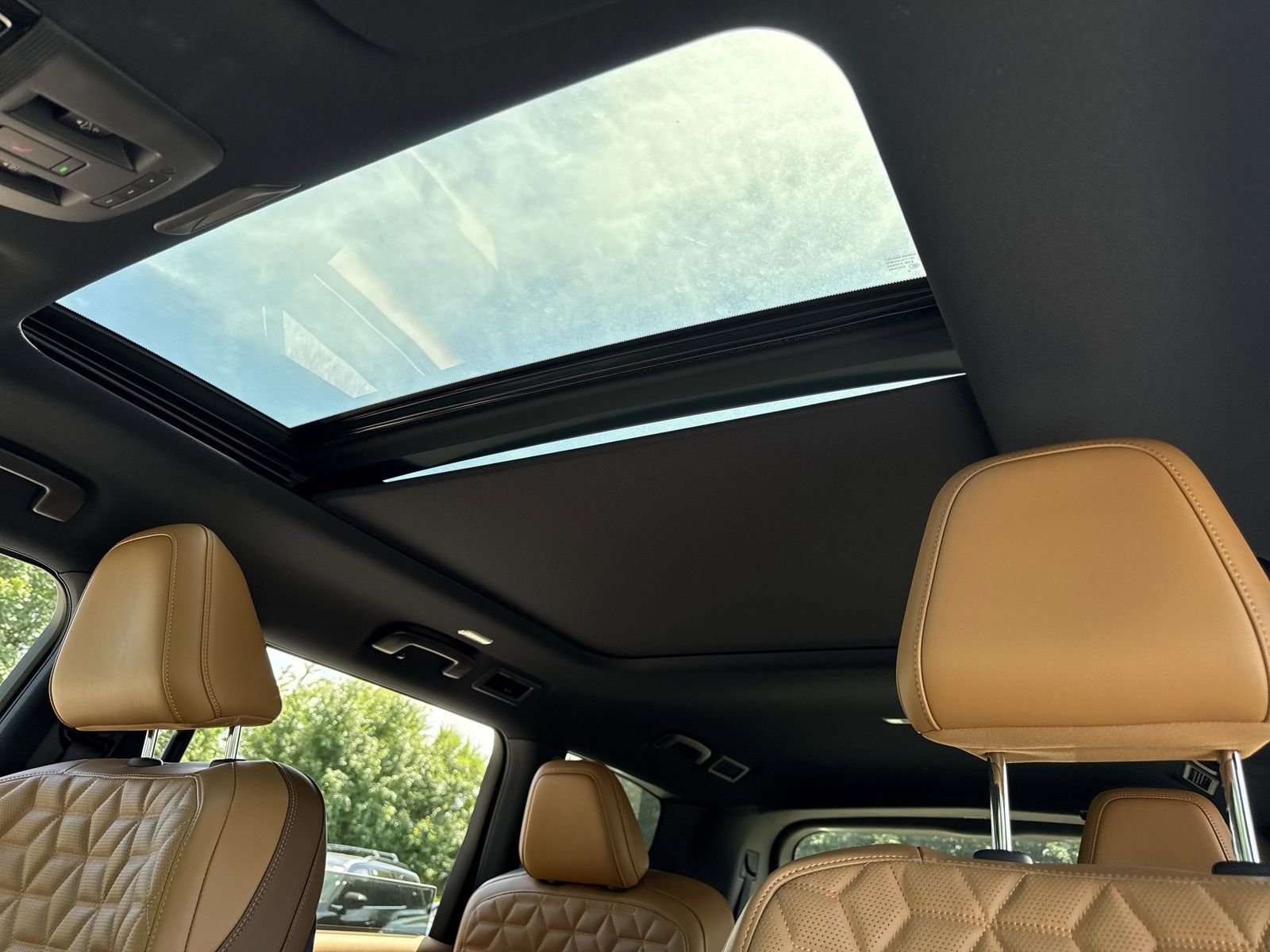 New 2026 White Nissan Platinum Reserve image 6