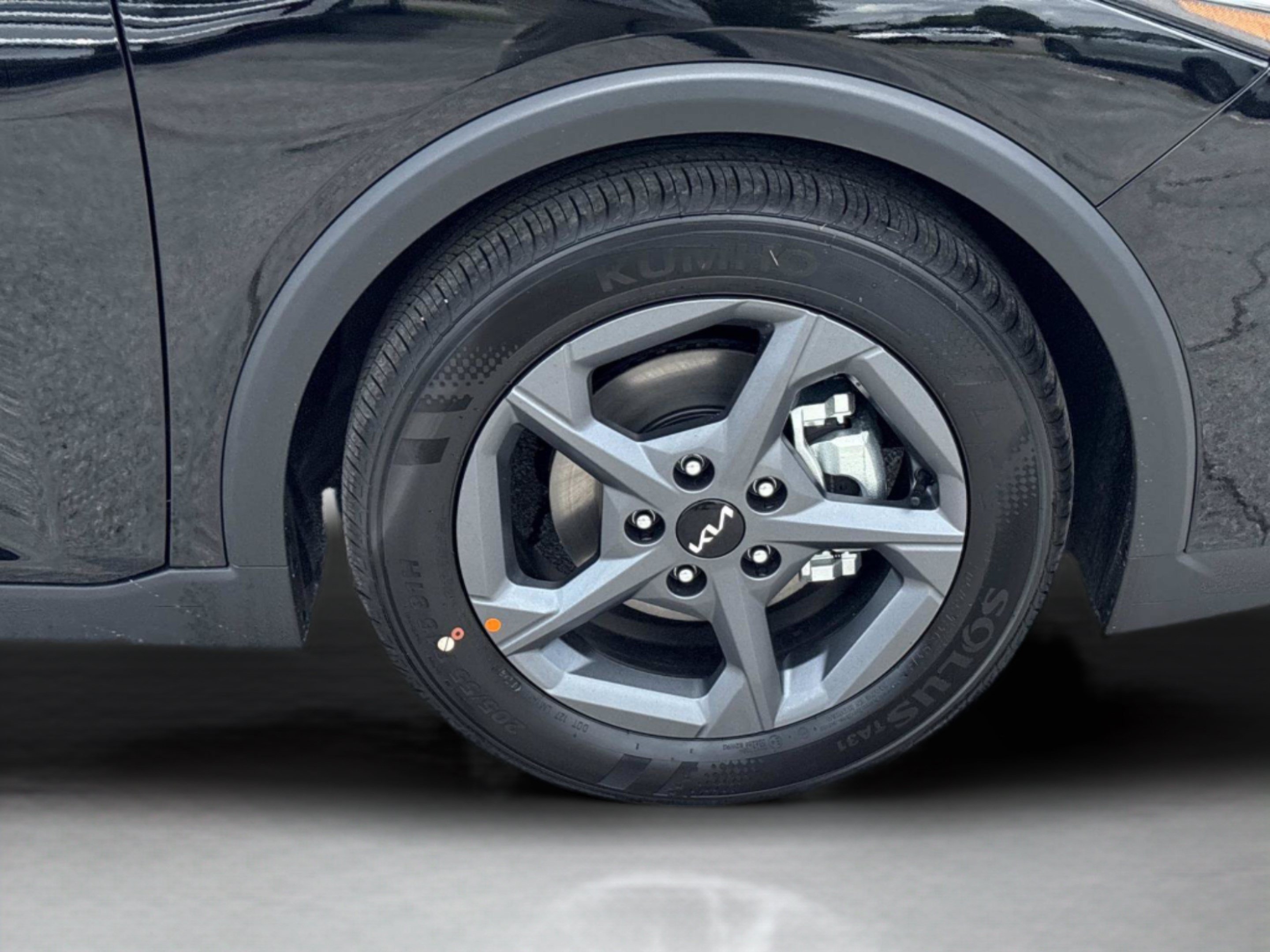 New 2026 Aurora Black Pearl Kia LXS image 30