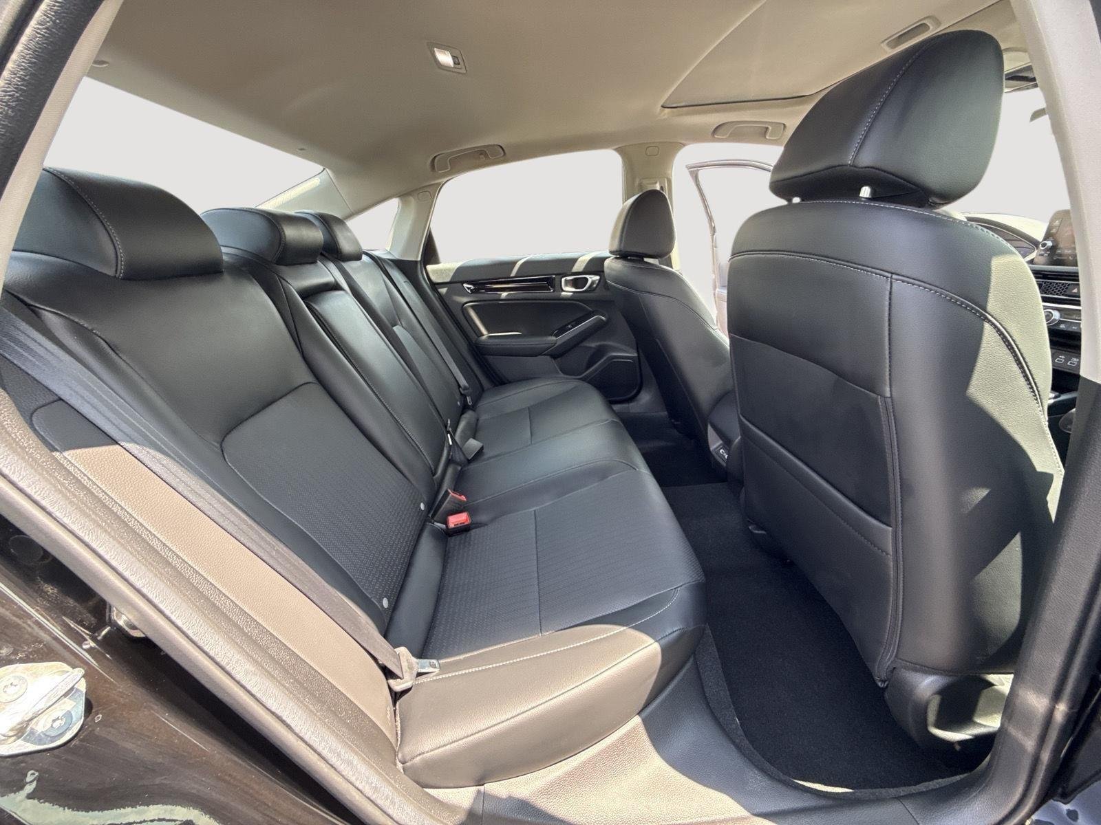 Used 2023 Crystal Black Pearl Honda Touring image 5