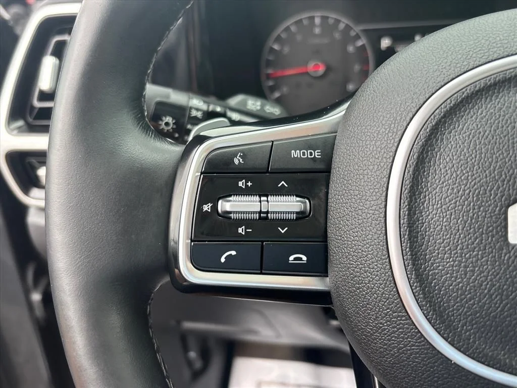 Used 2022 Black Kia X-Line EX image 30