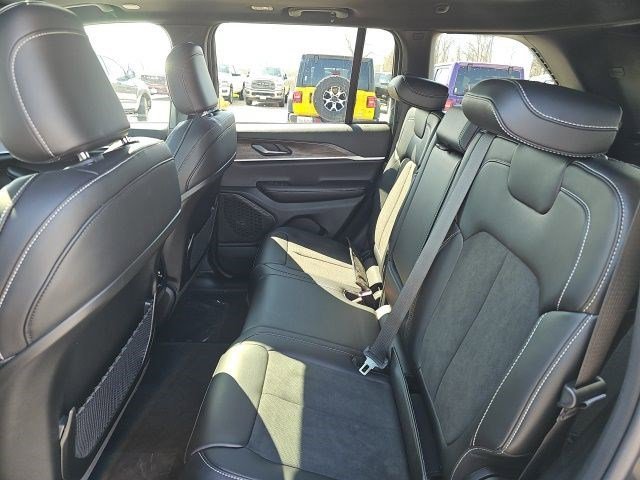 New 2026 Baltic Gray Metallic Clearcoat Jeep Laredo Altitude image 17