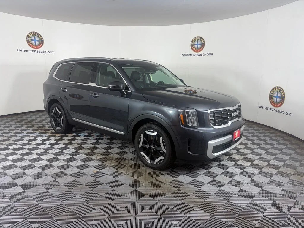 2024 Kia Telluride S - Photo 17