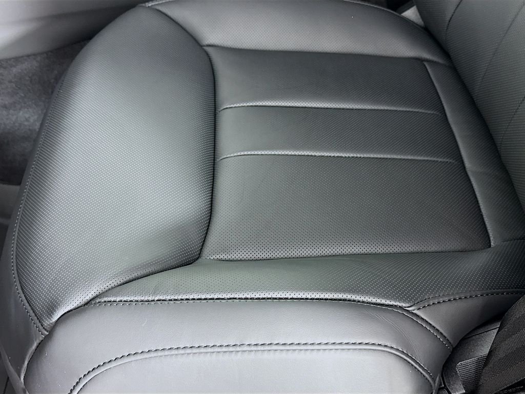 New 2026 Firenze Red Land Rover Dynamic SE image 17