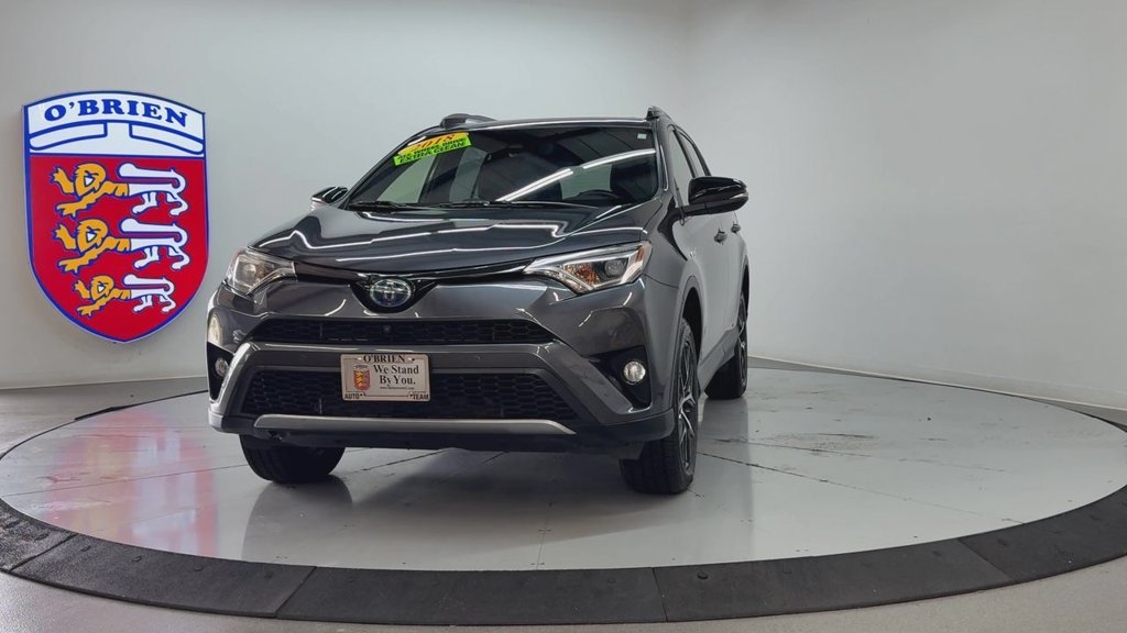 Used 2018 Magnetic Gray Metallic Toyota SE image 9