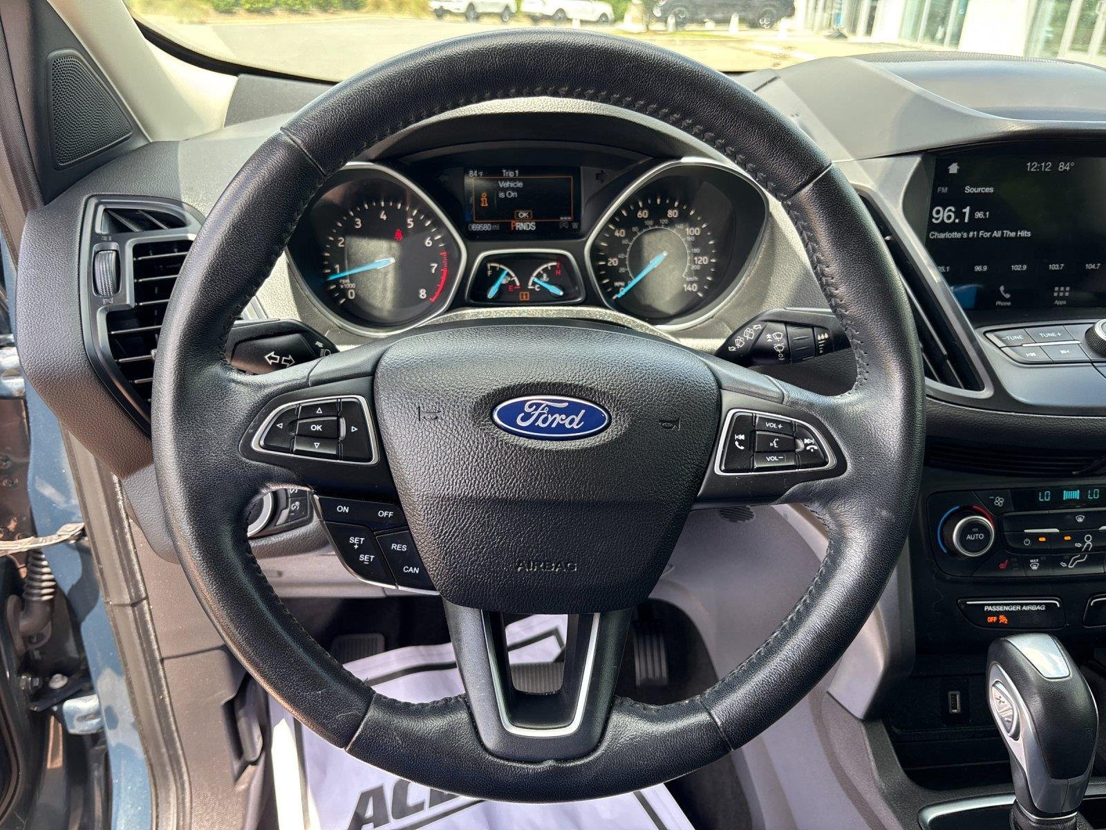 Used 2019  Ford SEL image 18